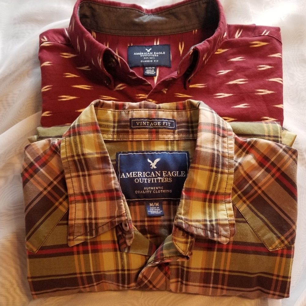 2 Men's American Eagle Outfitters Shirts